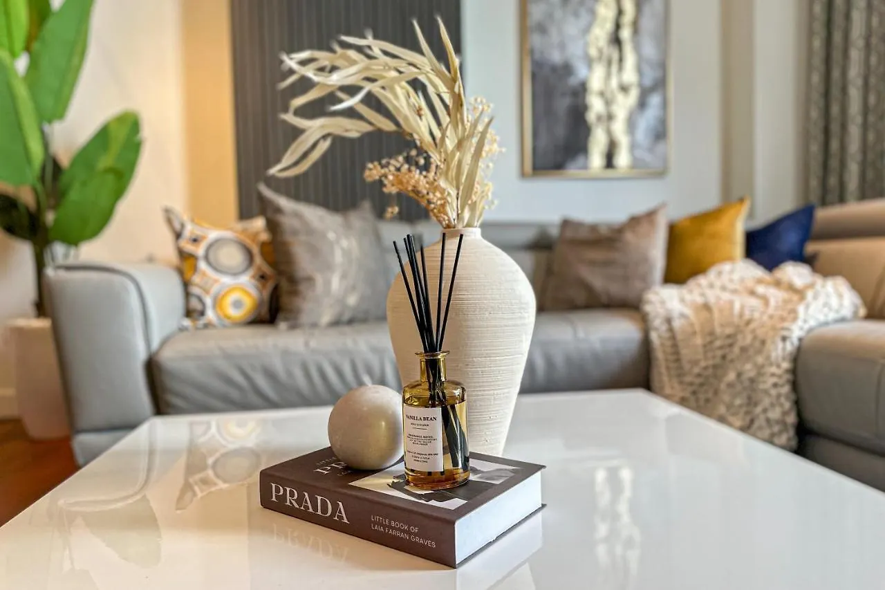 Apartment Higuests - Charming Retreat In Citywalk With Balcony And Pool Dubai