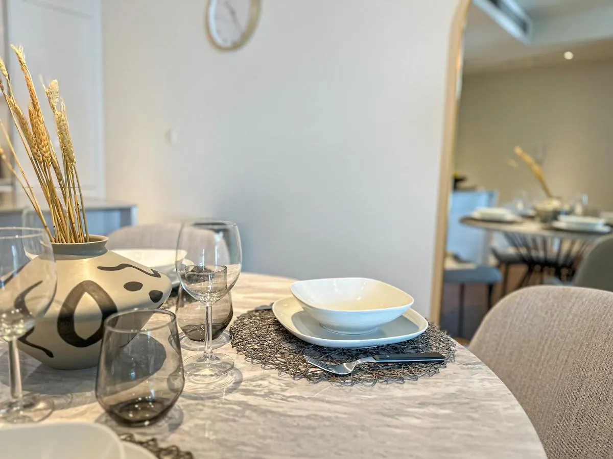 Higuests - Charming Retreat In Citywalk With Balcony And Pool Dubai 0*,