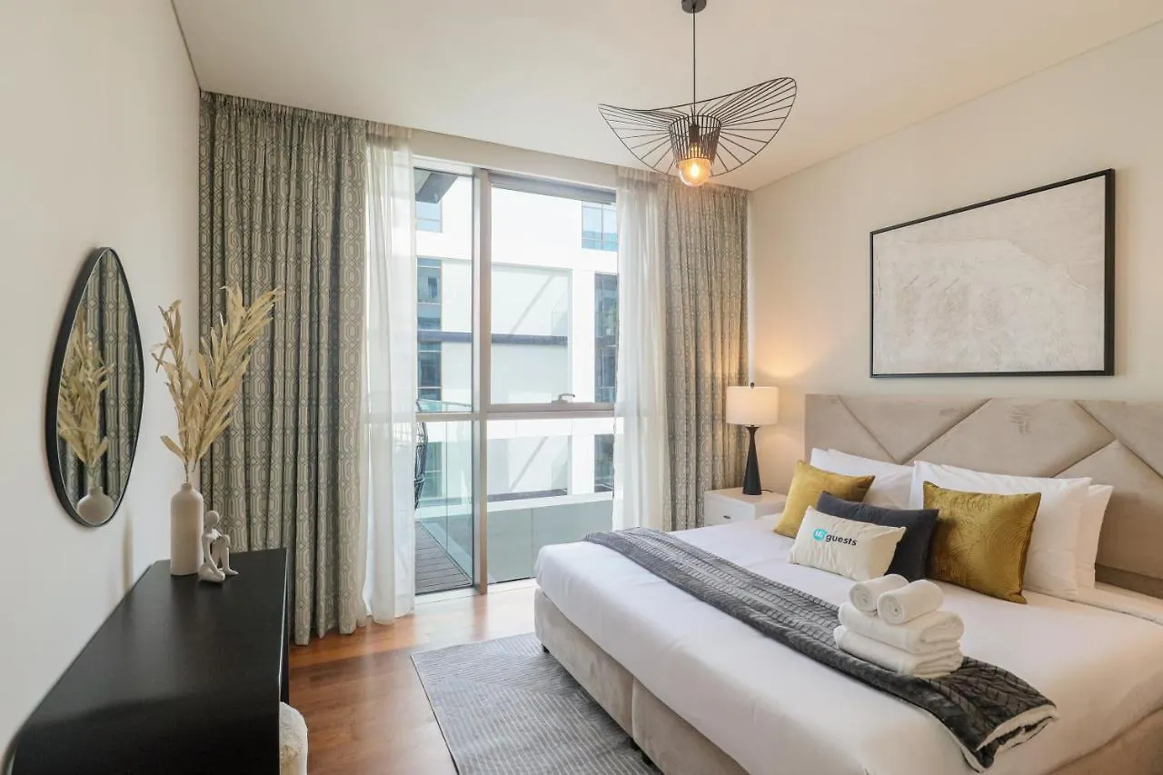 Higuests - Charming Retreat In Citywalk With Balcony And Pool Dubai Apartment