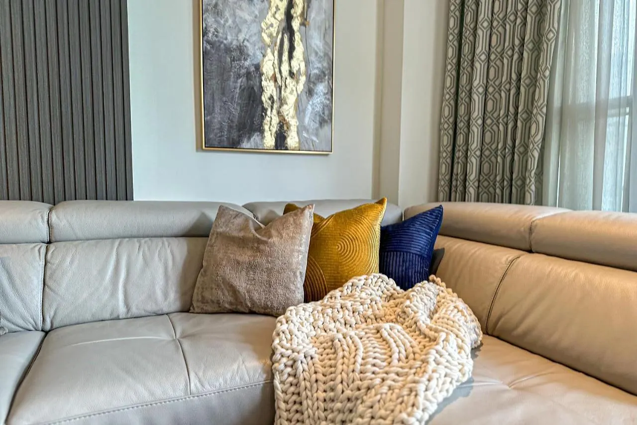 Higuests - Charming Retreat In Citywalk With Balcony And Pool Dubai United Arab Emirates