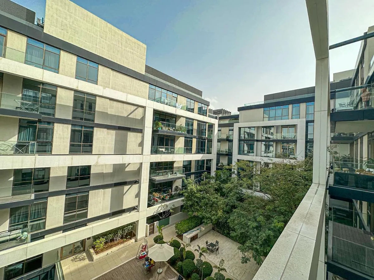 Higuests - Charming Retreat In Citywalk With Balcony And Pool Dubai