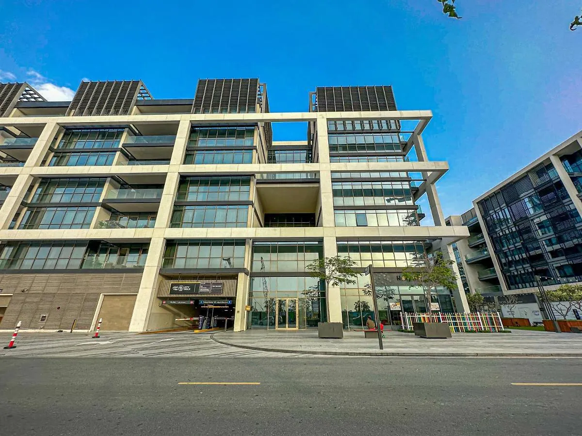 Higuests - Charming Retreat In Citywalk With Balcony And Pool Dubai