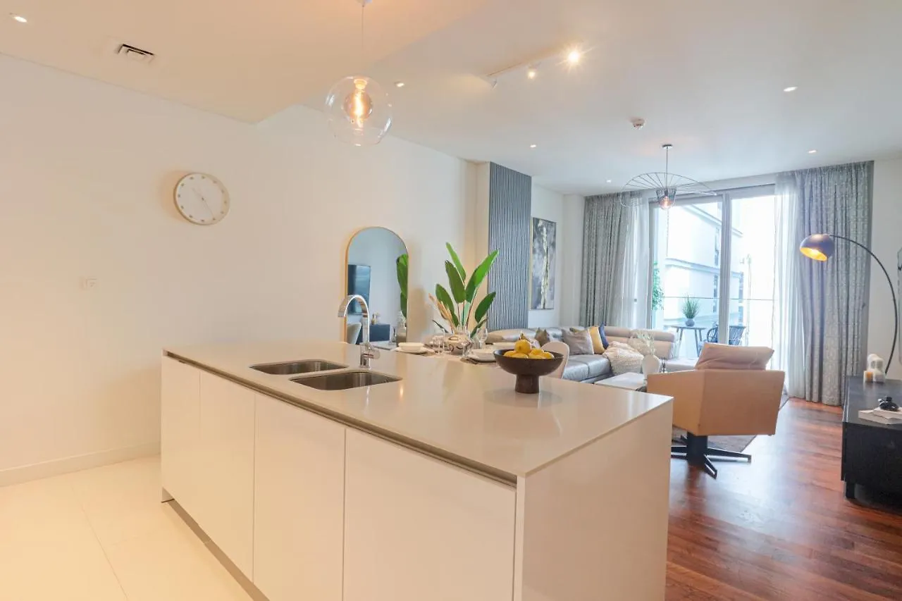 Higuests - Charming Retreat In Citywalk With Balcony And Pool Dubai 0*,  United Arab Emirates