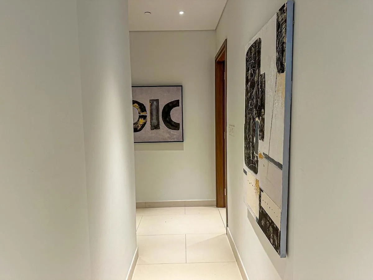 Higuests - Charming Retreat In Citywalk With Balcony And Pool Dubai Apartment