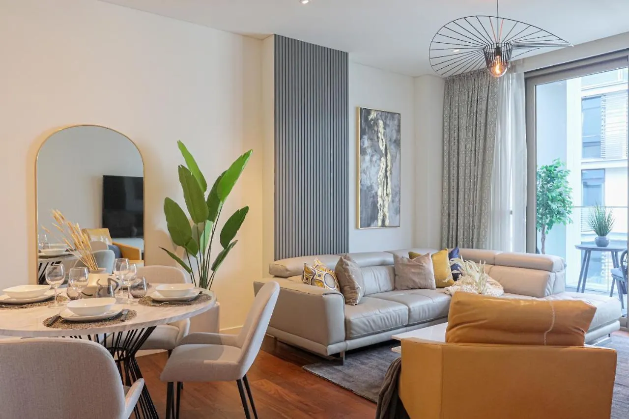 Higuests - Charming Retreat In Citywalk With Balcony And Pool Dubaï