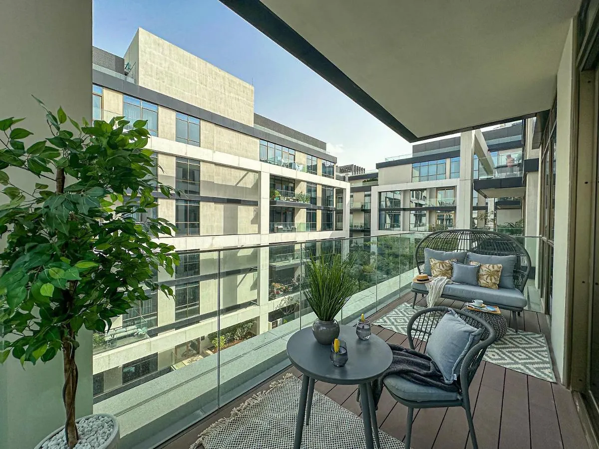 Apartment Higuests - Charming Retreat In Citywalk With Balcony And Pool Dubai