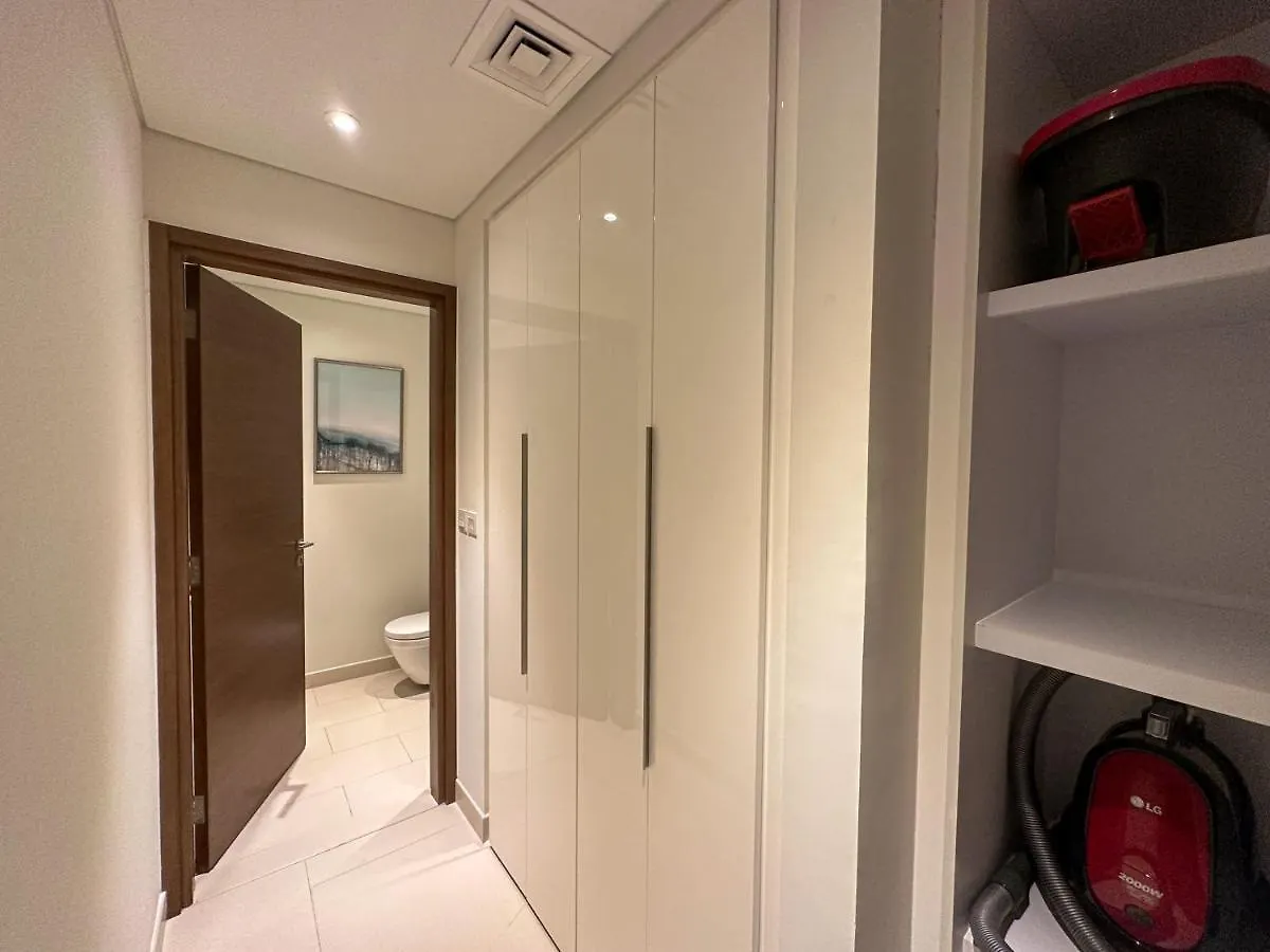 Higuests - Charming Retreat In Citywalk With Balcony And Pool Dubai United Arab Emirates